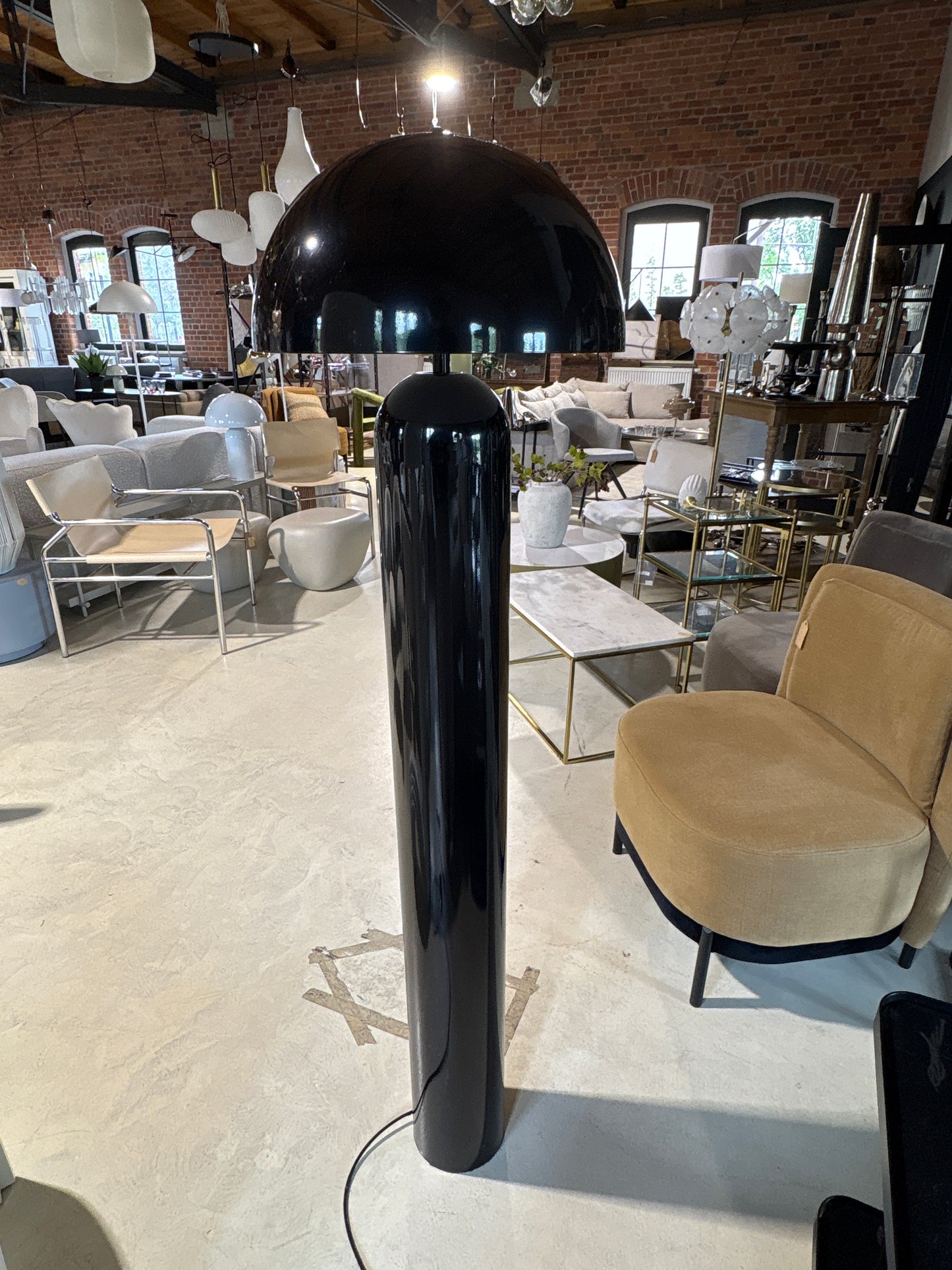 Lampa podłogowa Walter