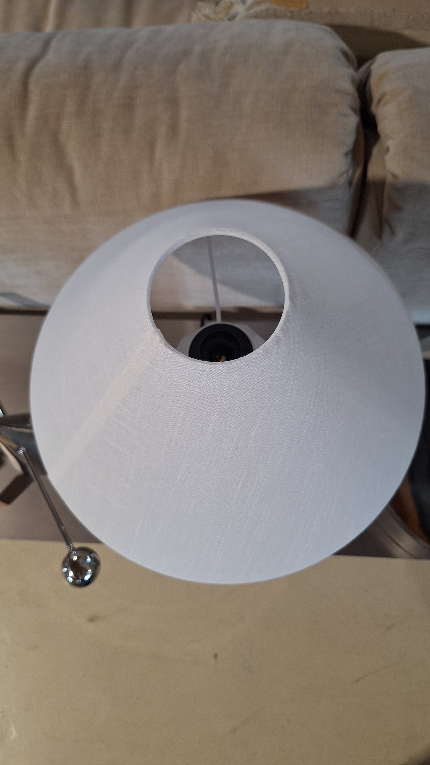 Lampa stołowa z metalu Lima