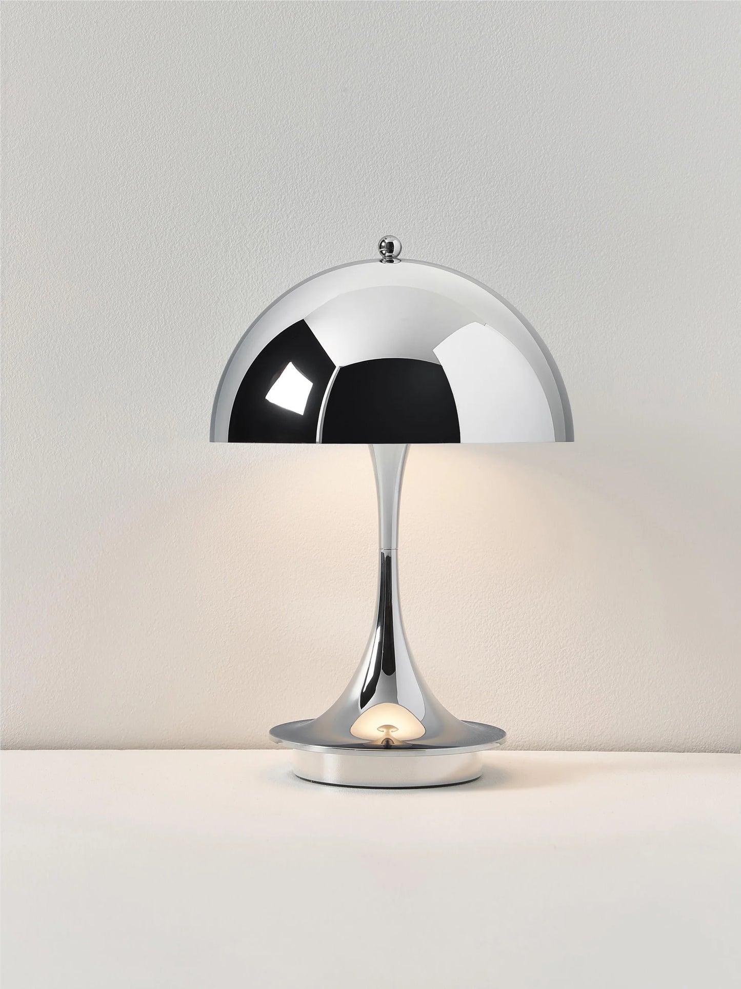 Mobilna lampa stołowa LED z funkcją przyciemniania