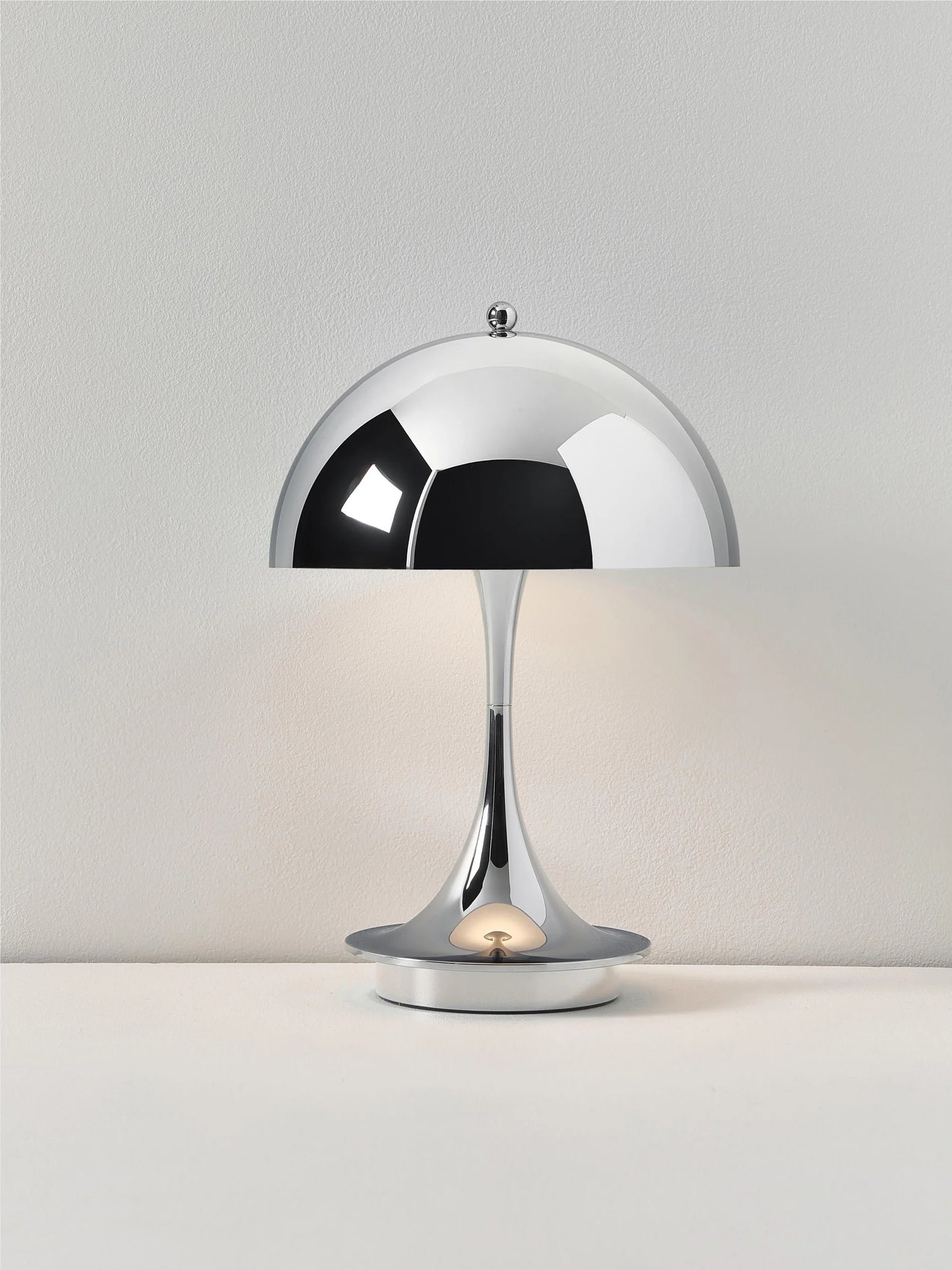 Mobilna lampa stołowa LED z funkcją przyciemniania