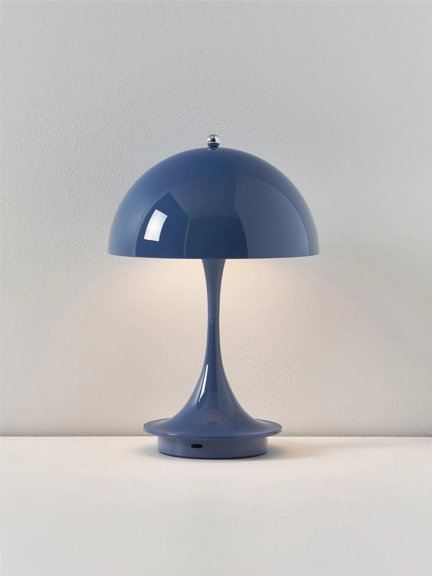 Mobilna lampa stołowa LED z funkcją przyciemniania