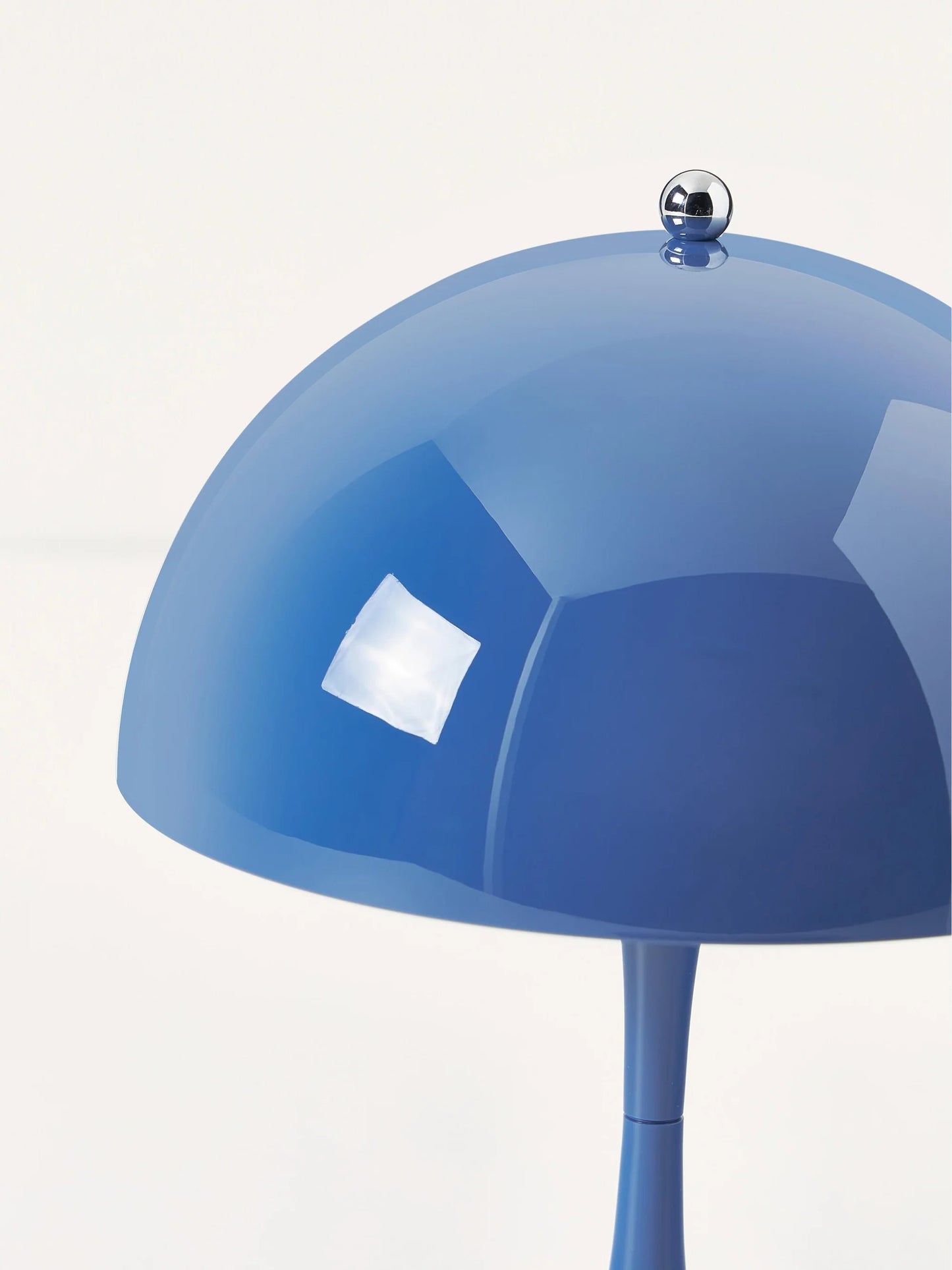 Mobilna lampa stołowa LED z funkcją przyciemniania