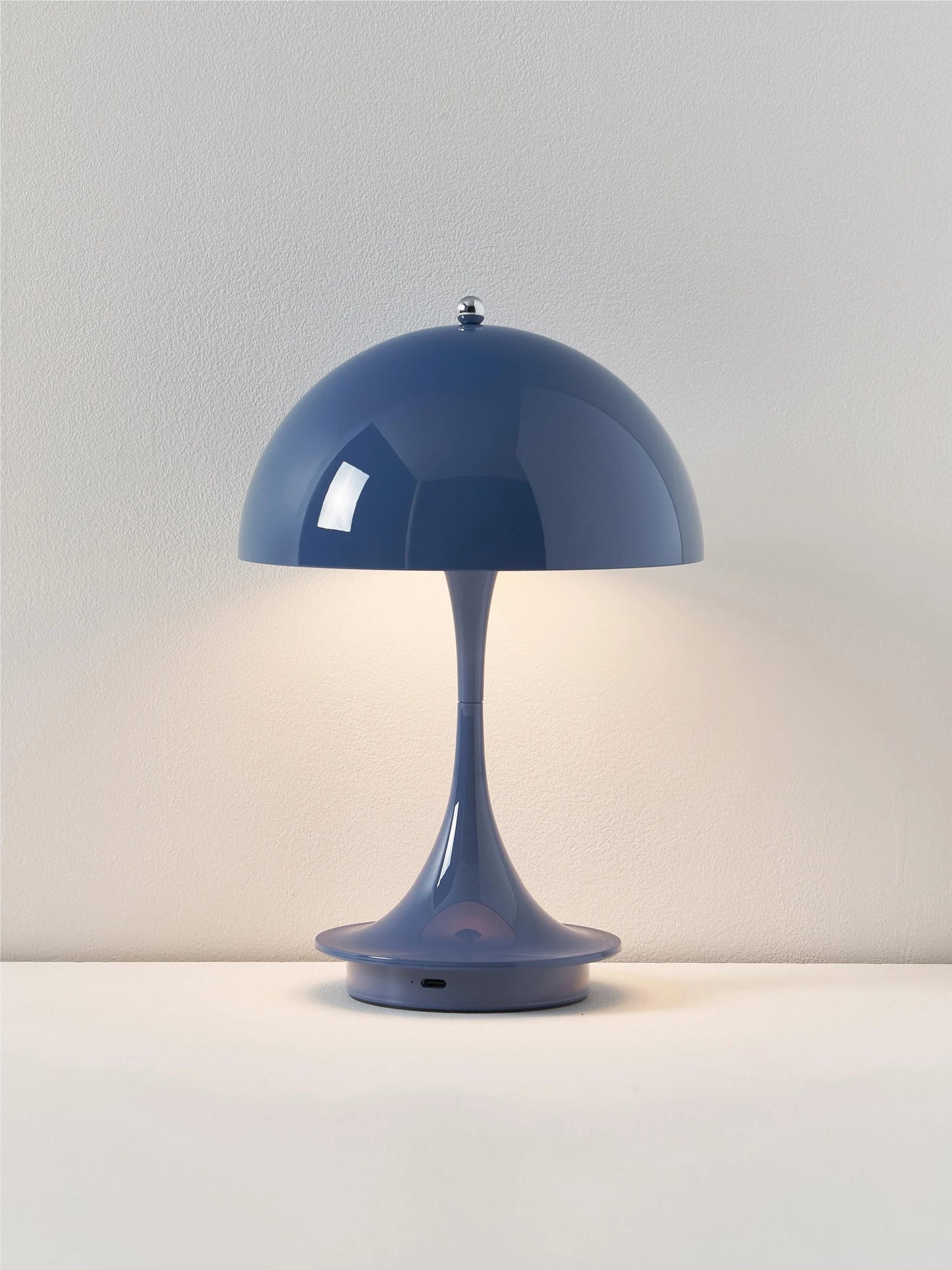 Mobilna lampa stołowa LED z funkcją przyciemniania