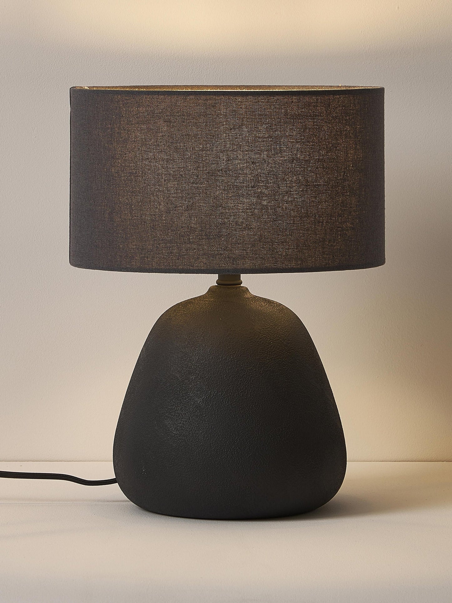 Lampa stołowa z ceramiki Eileen
