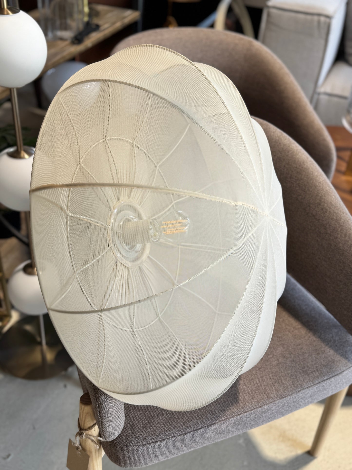 Lampa sufitowa z siateczki Beau