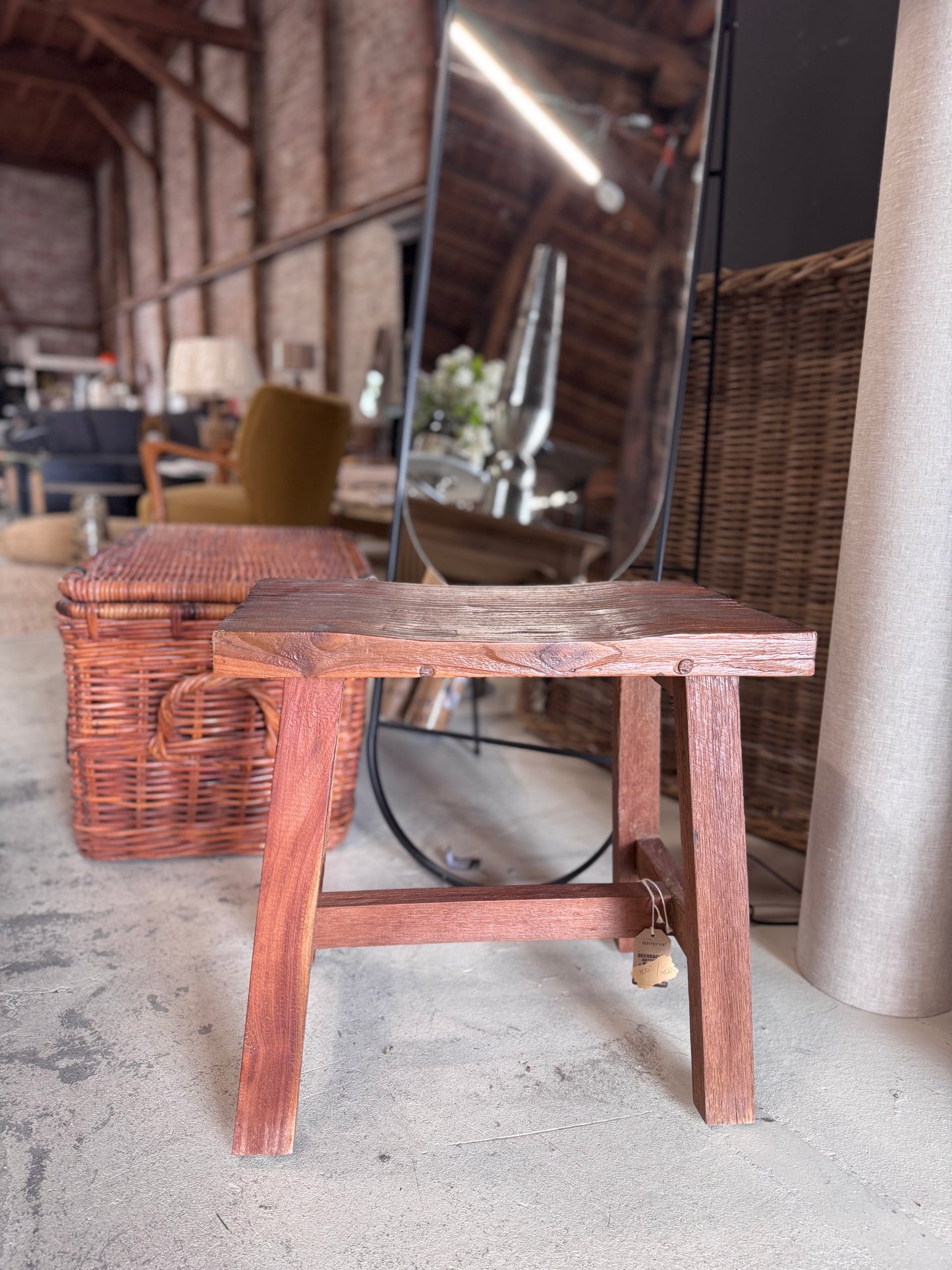 Taboret z drewna tekowego