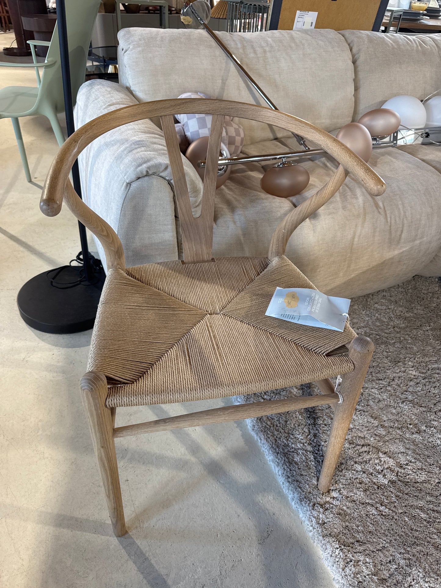Krzesło z drewna z plecionym siedziskiem CH24 Wishbone Chair